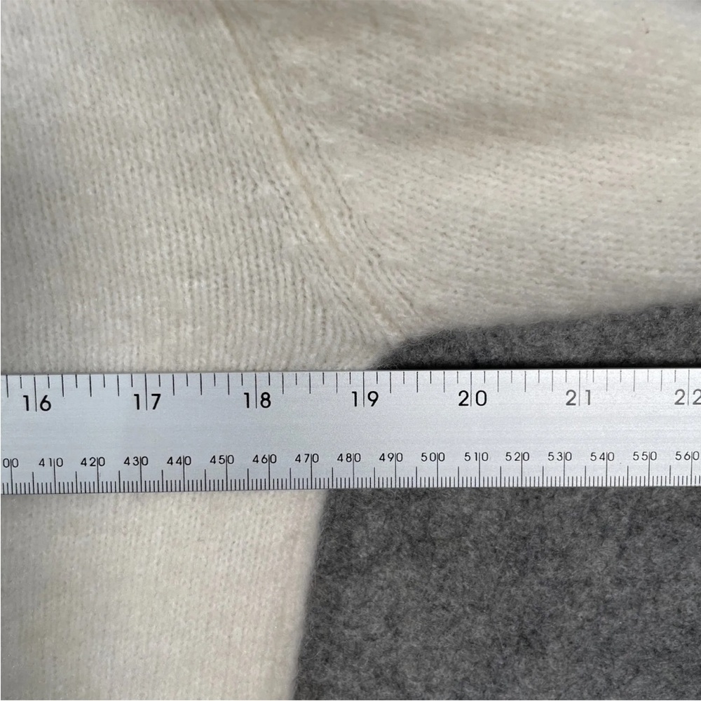 & OTHER STORIES Cardigan Sz Medium Womens Beige Knit Wool Blend Cropped Button - Picture 9 of 12